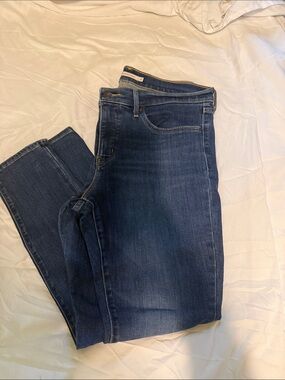 Levi's Women's Dark Indigo Skinny Jeans